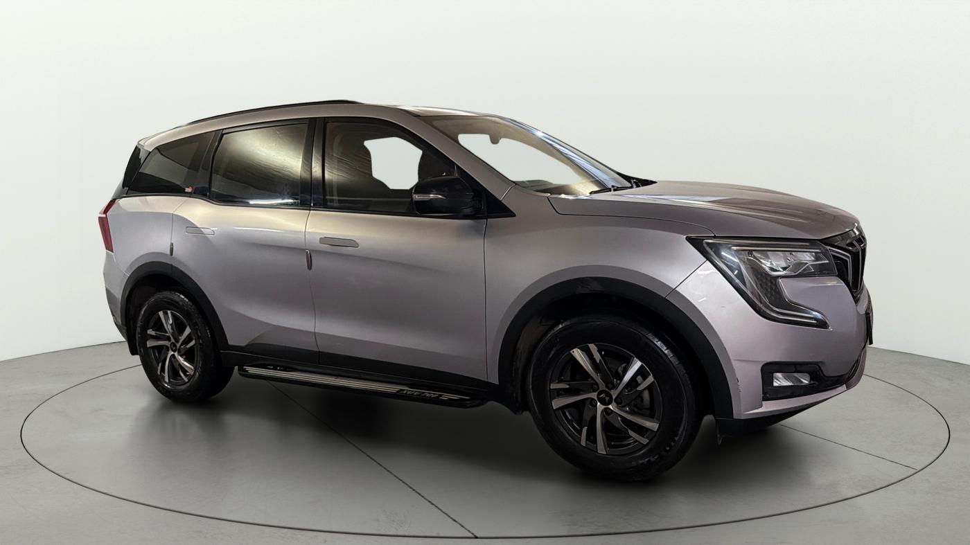 2025 Mahindra XUV700 AX 5 P MT 7 STR, Petrol, Manual, 30,585 km, Right Front Diagonal