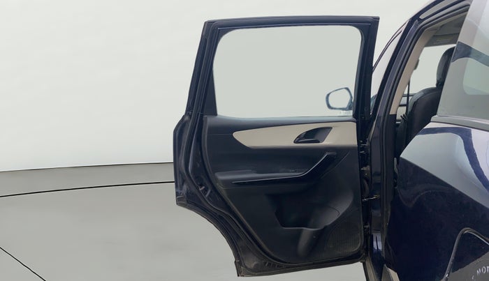 2022 Mahindra XUV700 AX 5 D MT 7 STR, Diesel, Manual, 49,147 km, LHS Rear Door