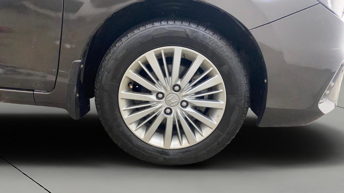 2021 Honda City 1.5L I-VTEC V CVT 5TH GEN, Petrol, Automatic, 1,20,704 km, Right Front Wheel
