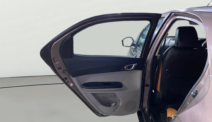 2018 Tata Tiago XZ PETROL, Petrol, Manual, 13,866 km, LHS Rear Door