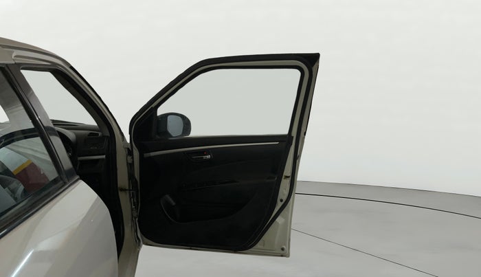 2014 Maruti Swift VXI, Petrol, Manual, 45,577 km, RHS Front Door