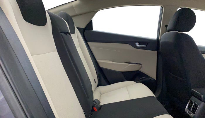2018 Hyundai Verna 1.6 EX VTVT AT, Petrol, Automatic, 34,378 km, Right Side Rear Door Cabin