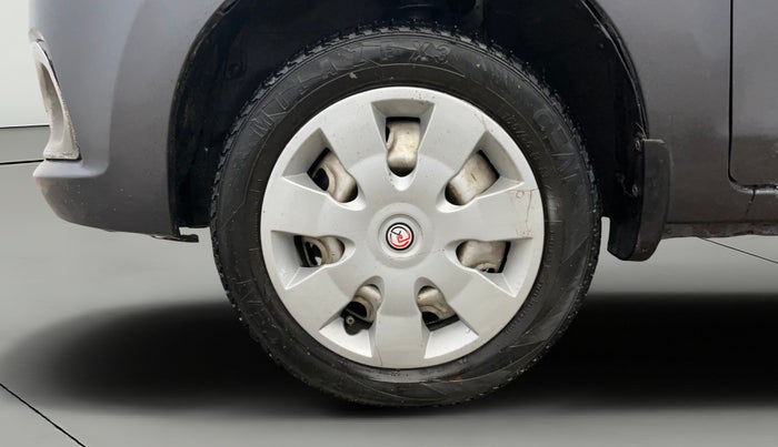 2016 Maruti Alto K10 LXI CNG, CNG, Manual, 62,700 km, Left Front Wheel