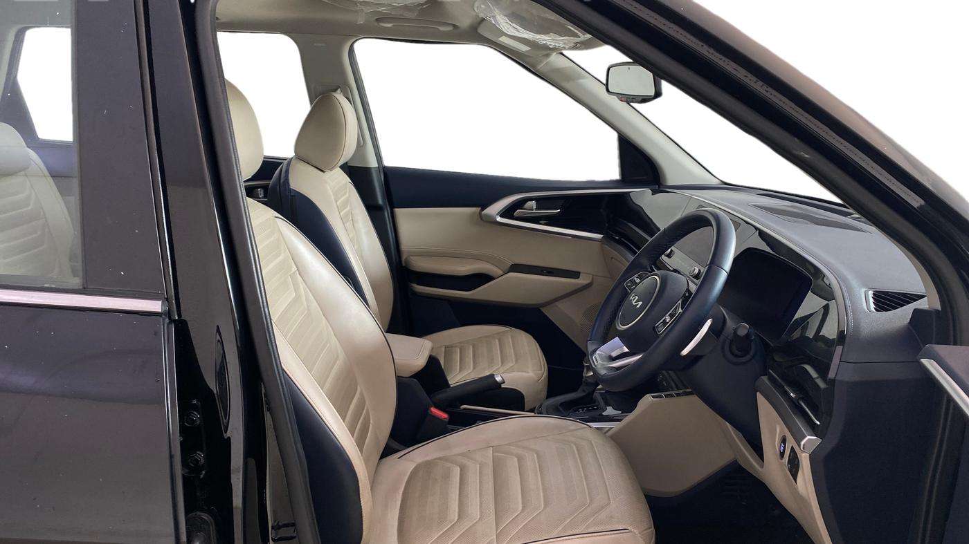 2024 KIA CARENS Luxury Plus 1.5 Turbo Petrol DCT 7 STR, Petrol, Automatic, 5,643 km, Right Side Front Door Cabin