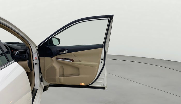 2014 Toyota Camry 2.5L AT, Petrol, Automatic, 30,555 km, RHS Front Door