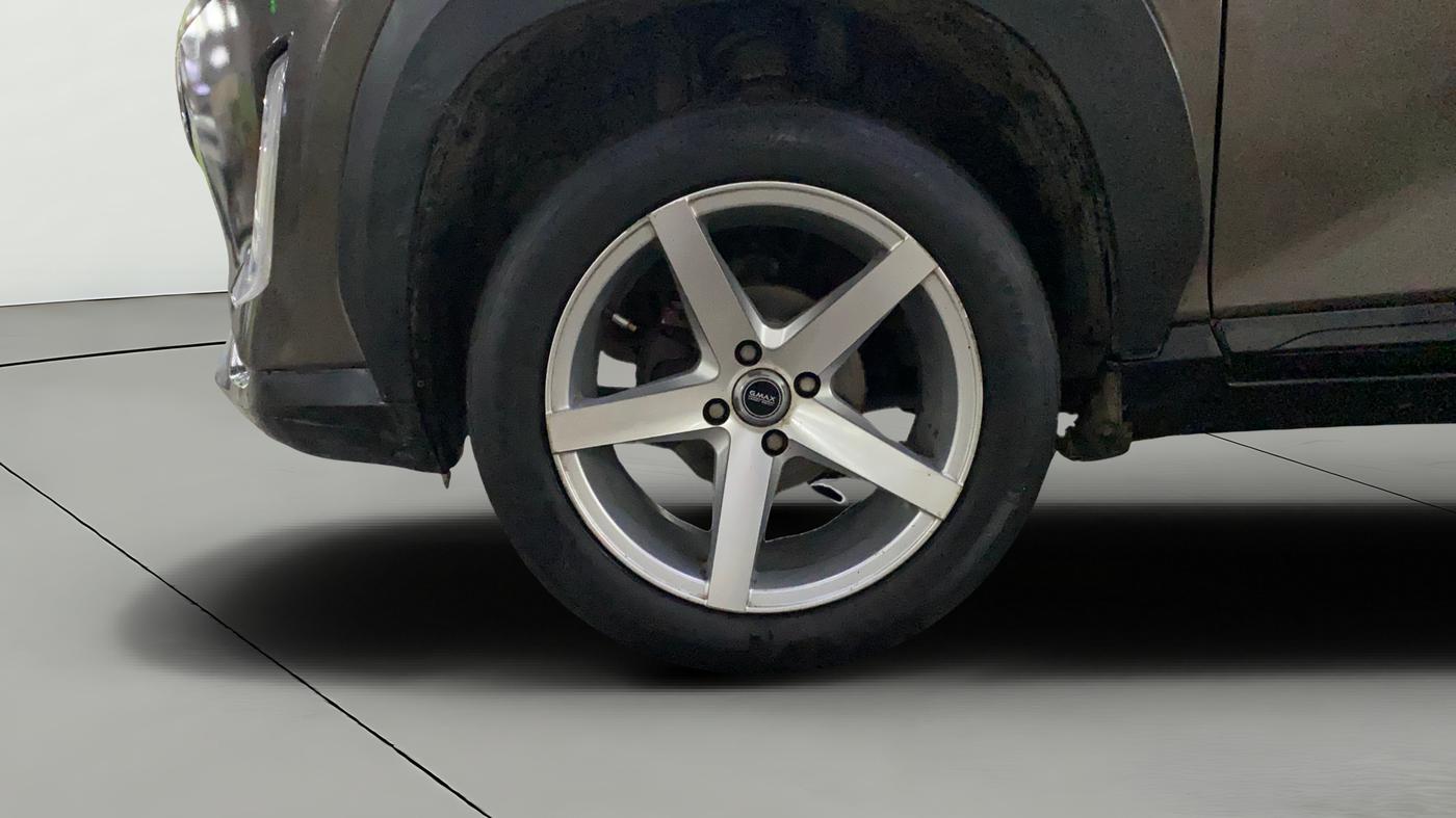 2021 Nissan MAGNITE XL, Petrol, Manual, 85,468 km, Left Front Wheel