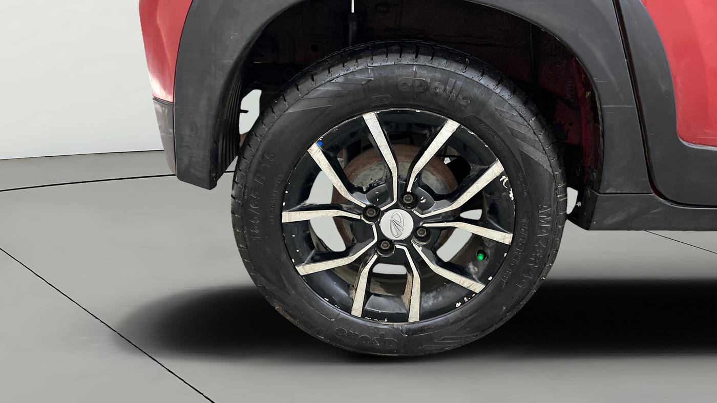 2017 Mahindra KUV 100 NXT K8 P 6 STR, Petrol, Manual, 69,976 km, Right Rear Wheel