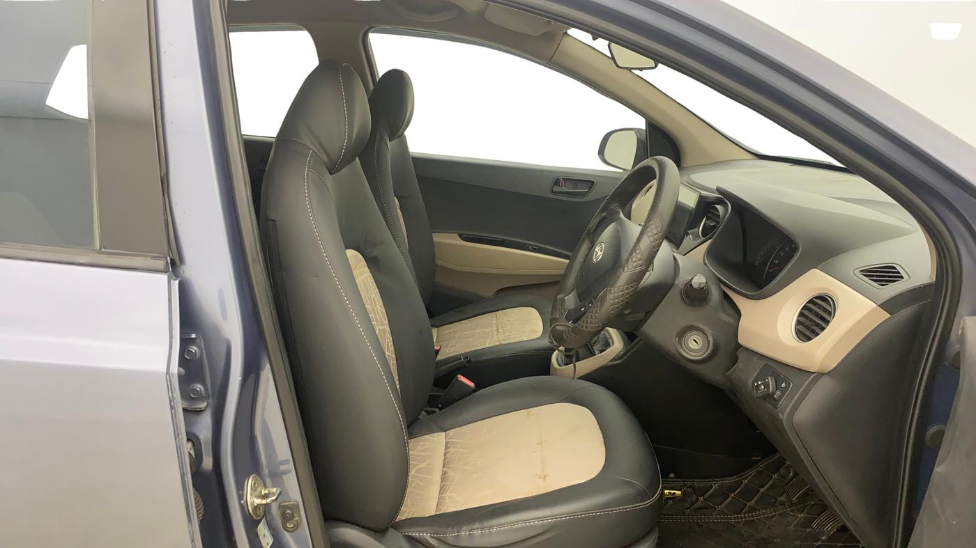 2013 Hyundai Grand i10 MAGNA 1.2 KAPPA VTVT, CNG, Manual, 1,27,556 km, Right Side Front Door Cabin