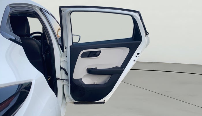 2022 Tata ALTROZ XT PETROL, Petrol, Manual, 15,106 km, RHS Rear Door