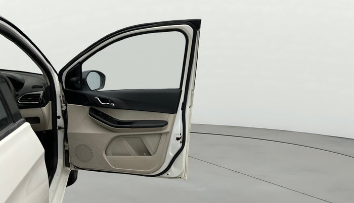 2022 Tata Tiago XZ PLUS CNG, CNG, Manual, 30,379 km, RHS Front Door