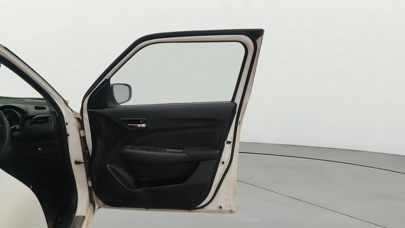 2019 Maruti Swift VXI AMT, CNG, Automatic, 98,606 km, RHS Front Door