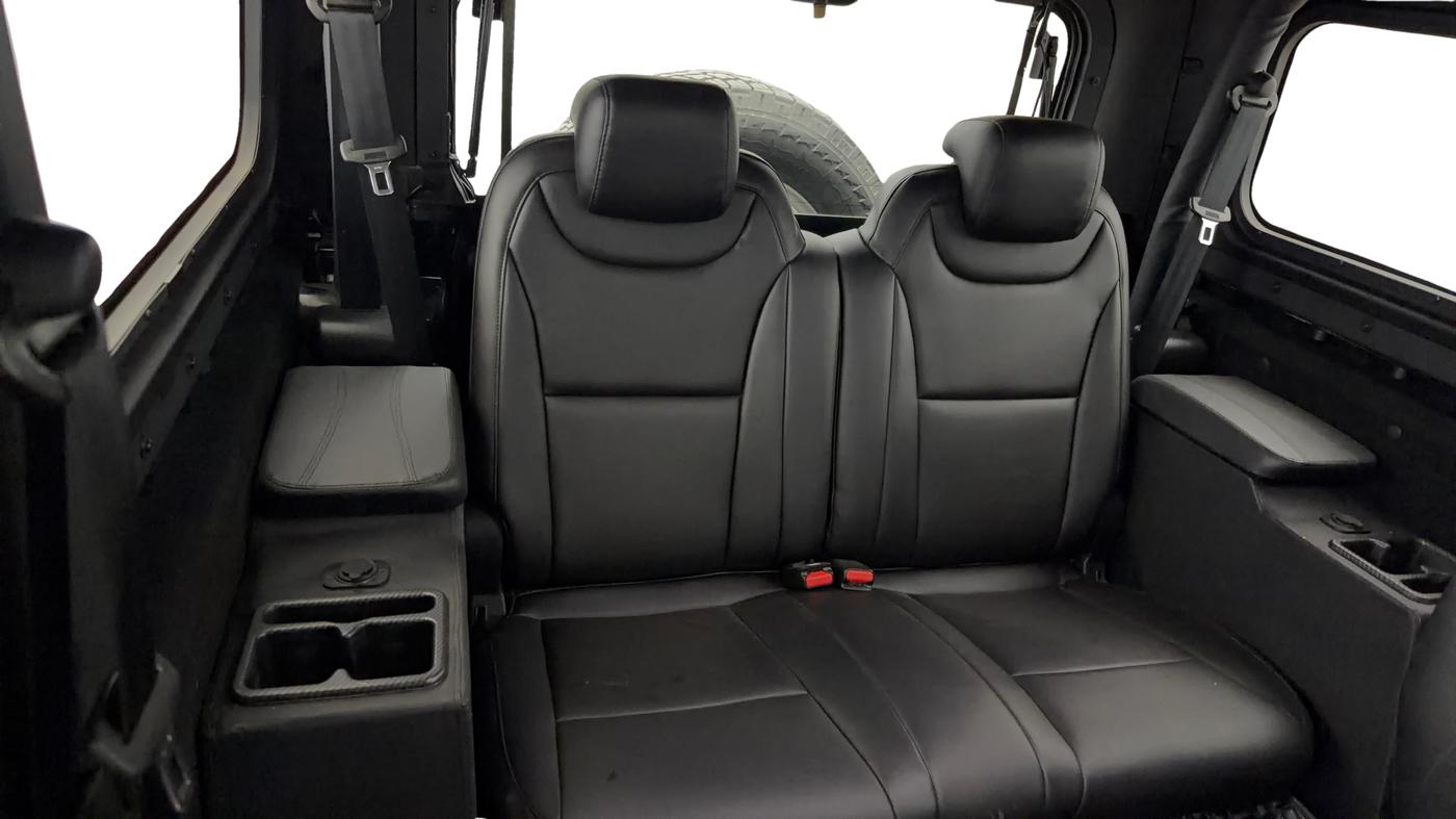 2022 Mahindra Thar LX PETROL HT 4WD AT, Petrol, Automatic, 36,737 km, Right Side Rear Door Cabin