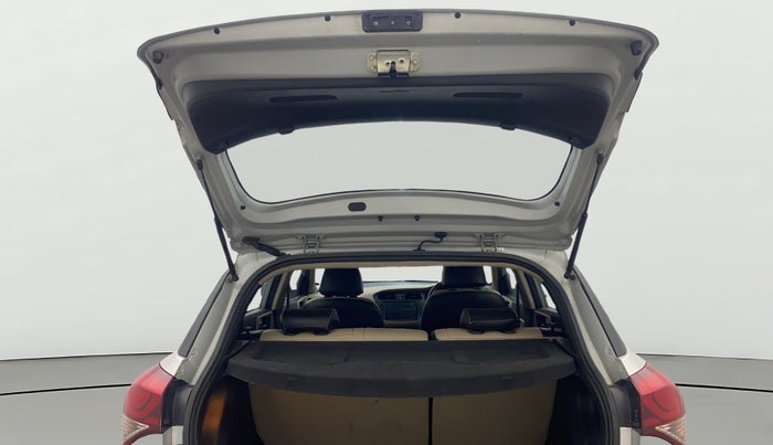 2014 Hyundai Elite i20 ASTA 1.2, Petrol, Manual, 1,14,706 km, Boot Door Open