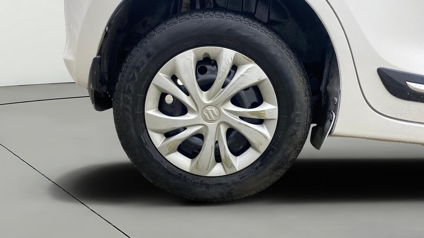 2022 Maruti Swift VXI AMT, Petrol, Automatic, 46,664 km, Right Rear Wheel