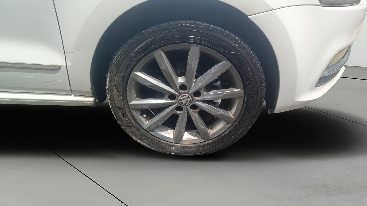 2019 Volkswagen Polo HIGHLINE PLUS 1.5 16 ALLOY, Diesel, Manual, 91,371 km, Right Front Wheel