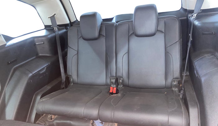 2017 Tata Hexa XT 4X2 7 STR, Diesel, Manual, 1,35,773 km, Third Seat Row ( optional )