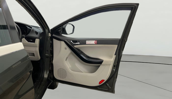 2020 Tata NEXON XZA PLUS SUNROOF PETROL, Petrol, Automatic, 39,033 km, RHS Front Door