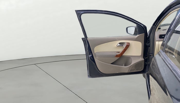 2014 Skoda Rapid ELEGANCE 1.6 MPI MT, Petrol, Manual, 80,416 km, LHS Front Door