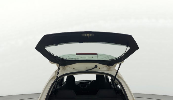 2017 Honda Brio VX MT, Petrol, Manual, 75,298 km, Boot Door Open