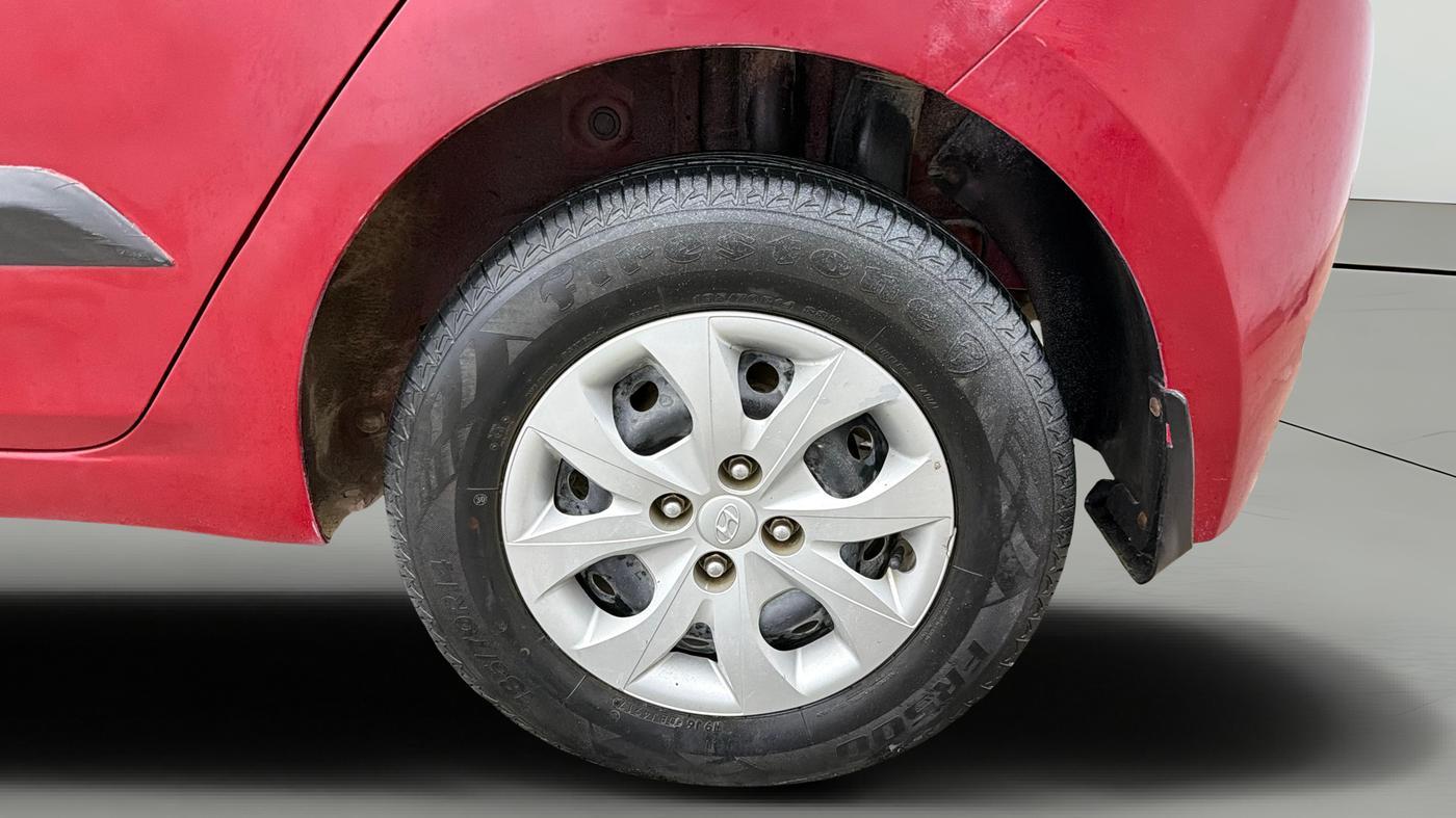 2015 Hyundai i20 SPORTZ 1.4 AT, Petrol, Automatic, 71,347 km, Left Rear Wheel