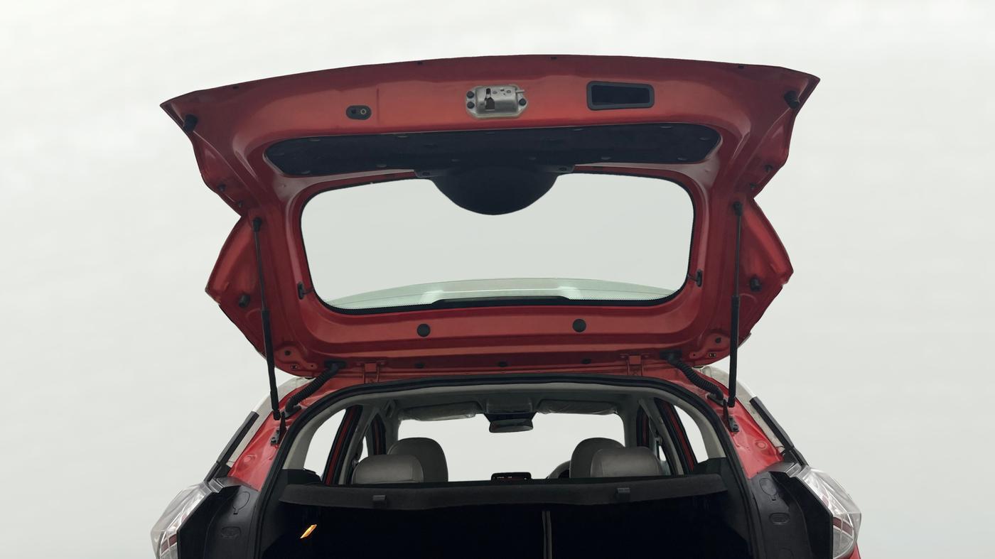 2020 Tata NEXON XZ PLUS (O) DIESEL DUAL TONE, Diesel, Manual, 36,933 km, Boot Door Open