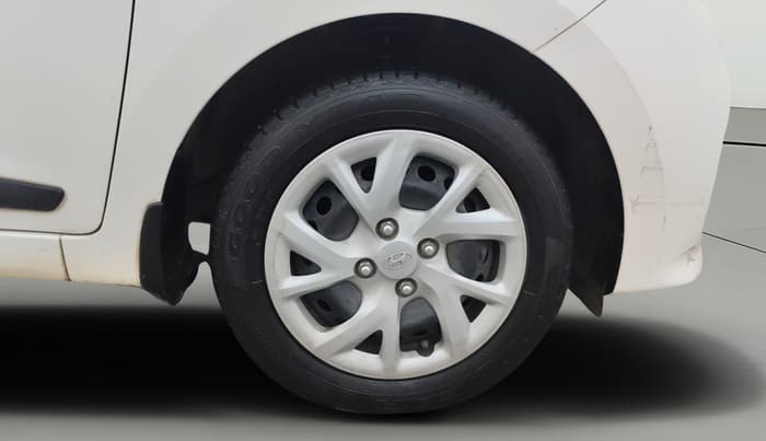 2018 Hyundai Grand i10 MAGNA AT 1.2 KAPPA VTVT, Petrol, Automatic, 21,422 km, Right Front Wheel