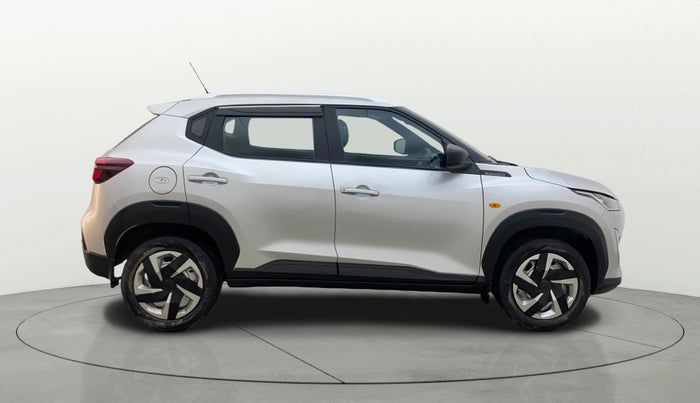 2022 Nissan MAGNITE XE, Petrol, Manual, 30,713 km, Right Side View