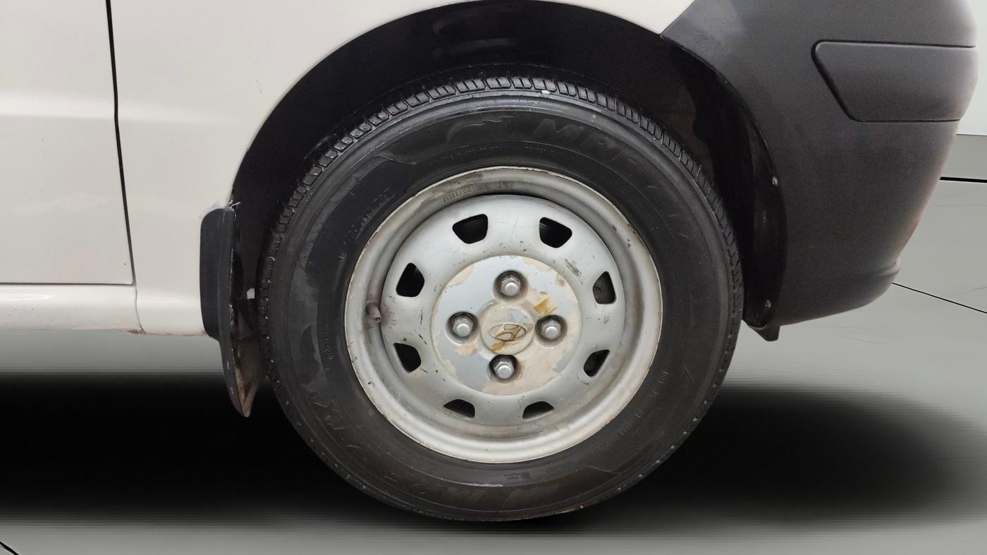 2012 Hyundai Santro Xing GL, CNG, Manual, 1,16,115 km, Right Front Wheel