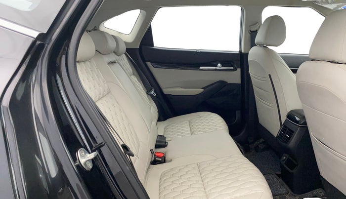 2022 KIA SELTOS HTX PETROL 1.5, Petrol, Manual, 26,120 km, Right Side Rear Door Cabin
