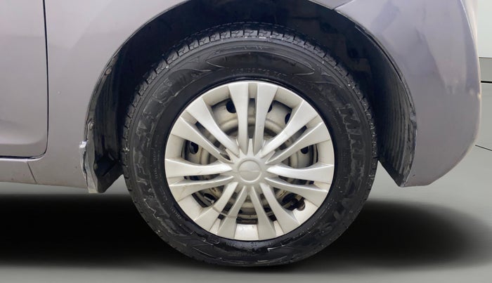 2014 Hyundai Eon ERA +, Petrol, Manual, 51,648 km, Right Front Wheel