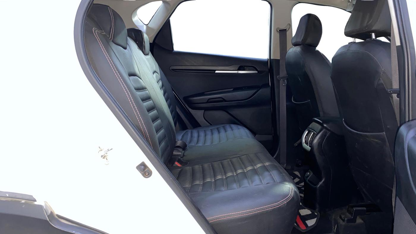 2021 KIA SONET HTK PLUS 1.5 AT, Diesel, Automatic, 1,32,553 km, Right Side Rear Door Cabin
