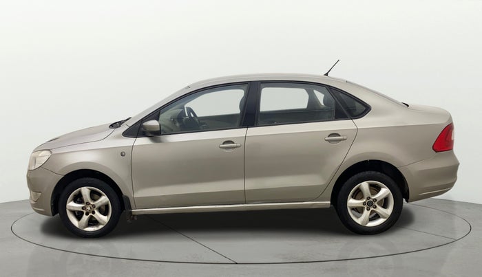 2013 Skoda Rapid AMBITION 1.6 TDI CR MT PLUS, Diesel, Manual, 1,04,812 km, Left Side