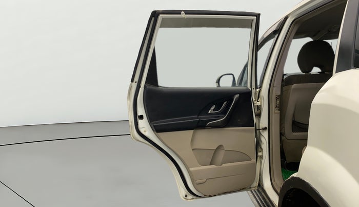 2017 Mahindra XUV500 W6, Diesel, Manual, 99,718 km, LHS Rear Door