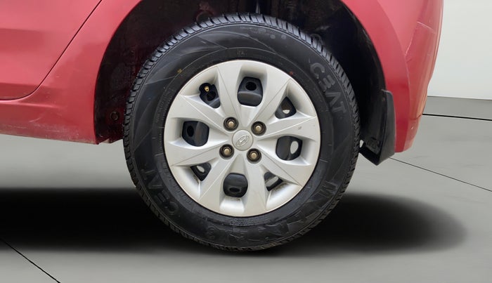 2014 Hyundai Elite i20 MAGNA 1.2, Petrol, Manual, 1,17,677 km, Left Rear Wheel