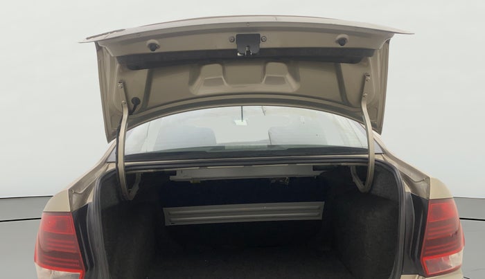 2015 Volkswagen Vento COMFORTLINE 1.6, Petrol, Manual, 29,969 km, Boot Door Open