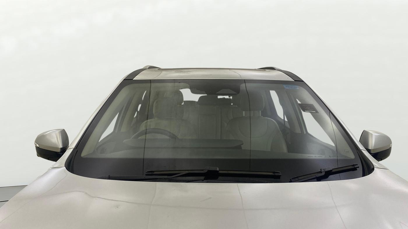 2021 Mahindra XUV700 AX 7 LUXURY P AT 7 STR, Petrol, Automatic, 47,374 km, Front Windshield