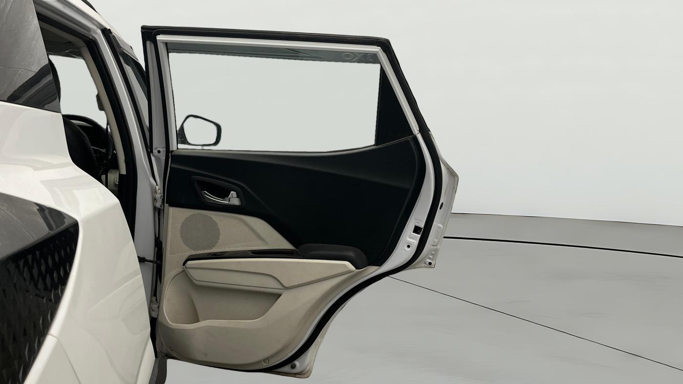 2024 Mahindra XUV 3XO AX5L 1.2 TGDi, Petrol, Manual, 24,133 km, RHS Rear Door