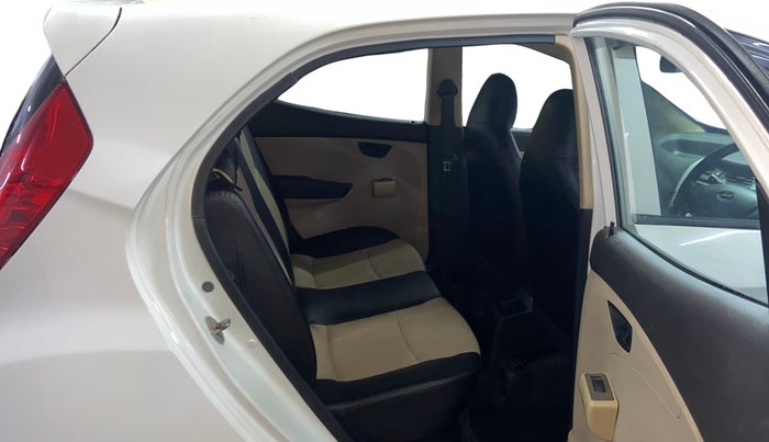 2016 Hyundai Eon ERA +, Petrol, Manual, 78,700 km, Right Side Rear Door Cabin