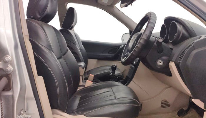 2016 Mahindra XUV500 W4, Diesel, Manual, 84,397 km, Right Side Front Door Cabin
