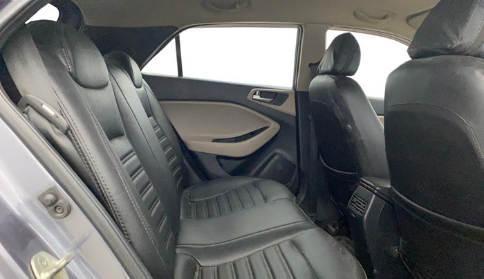 2020 Hyundai Elite i20 SPORTZ PLUS 1.2, Petrol, Manual, 61,538 km, Right Side Rear Door Cabin