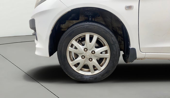 2013 Honda Brio V MT, Petrol, Manual, 1,08,314 km, Left Front Wheel