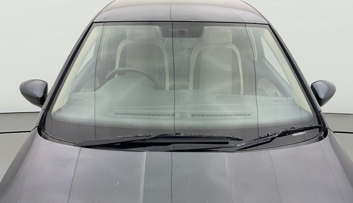 2017 Skoda Rapid AMBITION 1.6 MPI MT, Petrol, Manual, 34,644 km, Front Windshield