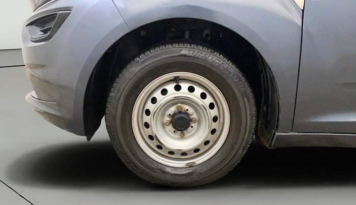 2021 Tata ALTROZ XE PETROL, Petrol, Manual, 25,547 km, Left Front Wheel