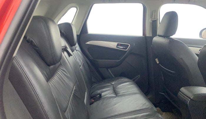 2016 Maruti Vitara Brezza ZDI PLUS DUAL TONE, Diesel, Manual, 36,733 km, Right Side Rear Door Cabin