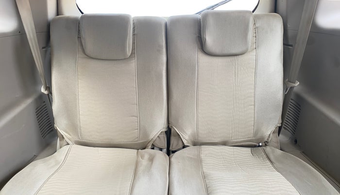 2015 Mahindra XUV500 W6, Diesel, Manual, 1,13,116 km, Third Seat Row ( optional )