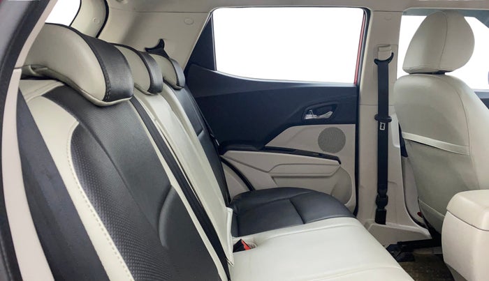 2021 Mahindra XUV300 W8 1.2 PETROL, Petrol, Manual, 58,461 km, Right Side Rear Door Cabin