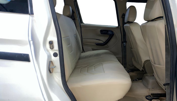 2022 Mahindra BOLERO NEO N 4, Diesel, Manual, 1,03,710 km, Right Side Rear Door Cabin