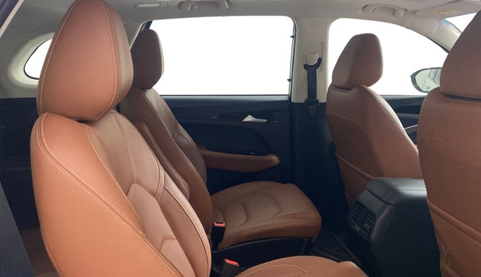 2021 MG HECTOR PLUS SHARP 2.0 DIESEL TURBO MT 6-STR, Diesel, Manual, 33,647 km, Right Side Rear Door Cabin