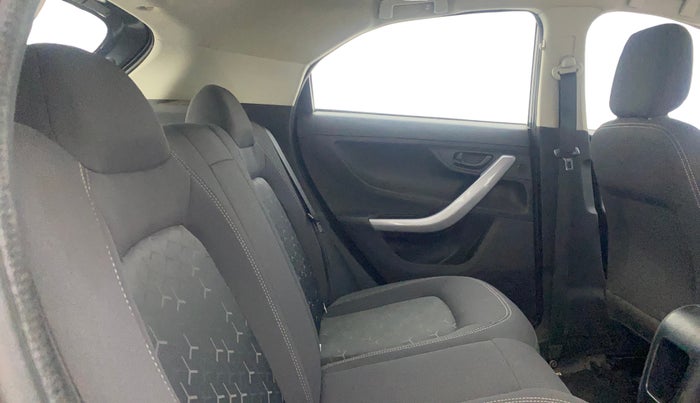 2022 Tata NEXON XM SUNROOF PETROL, Petrol, Manual, 23,108 km, Right Side Rear Door Cabin