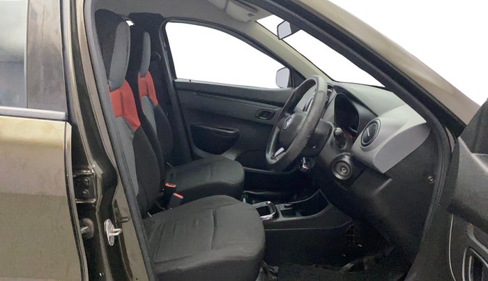 2017 Renault Kwid RXT 1.0 AMT (O), Petrol, Automatic, 81,389 km, Right Side Front Door Cabin